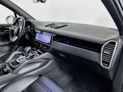 Used 2020 Porsche Cayenne AWD/4WD image 30