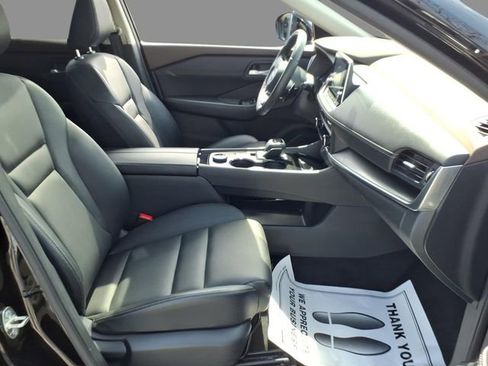 Used 2023 Nissan Rogue SV w/ SV Premium Package image 13