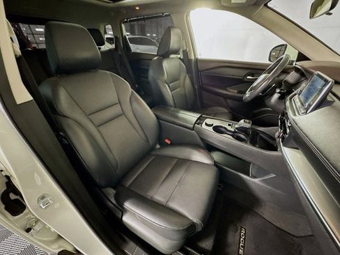Used 2023 Nissan Rogue SV w/ SV Premium B Package image 24