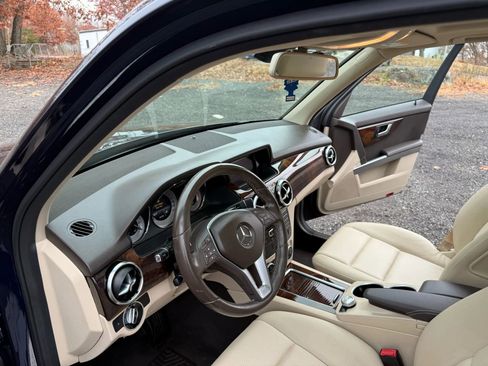 Used 2015 Mercedes-Benz GLK 350 4MATIC image 35