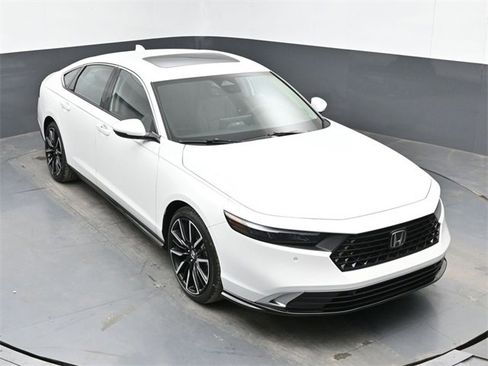 New 2025 Honda Accord Touring image 13