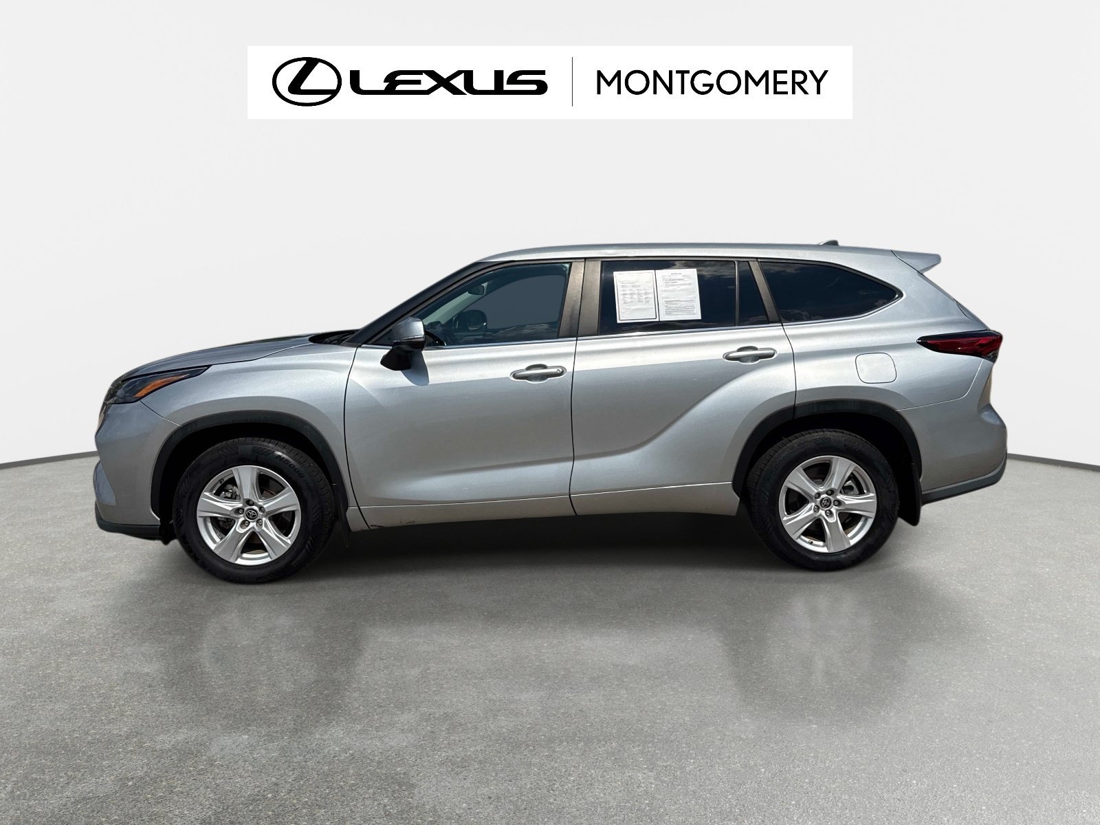 Used 2023 Toyota Highlander LE AWD/4WD image 6