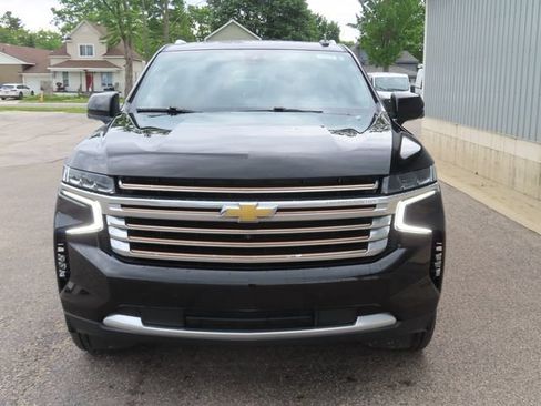 Used 2021 Chevrolet Suburban High Country w/ Premium Package AWD/4WD image 12