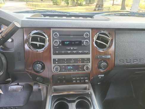 Used 2011 Ford F250 Lariat w/ Lariat Interior Pkg image 27