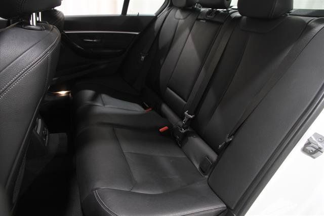 Used 2017 BMW 330i xDrive Sedan AWD/4WD image 19