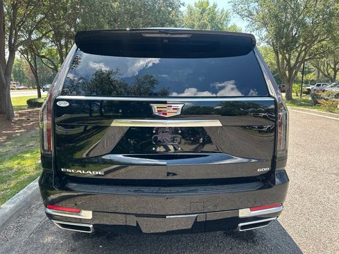 Used 2026 Cadillac Escalade Luxury AWD/4WD image 7
