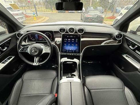 Used 2024 Mercedes-Benz GLC 300 4MATIC image 18