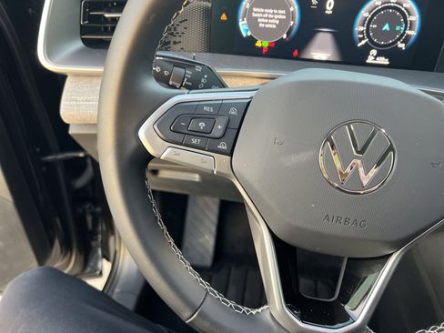 Certified 2025 Volkswagen Tiguan S image 18