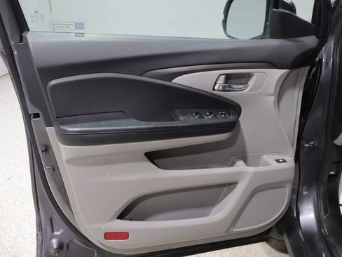Used 2017 Honda Pilot EX image 13