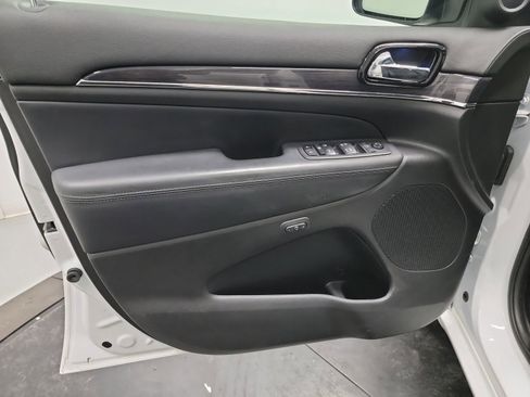 Used 2021 Jeep Grand Cherokee Overland image 13