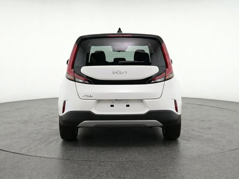 Used 2025 Kia Soul LX w/ LX Technology Package FWD image 7