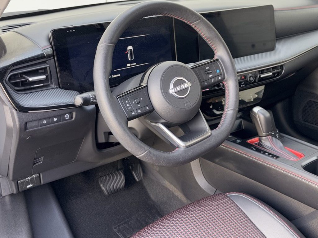 Used 2025 Nissan Kicks SR w/ SR Premium Package FWD image 4