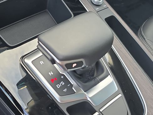 Certified 2023 Audi Q5 2.0T Premium w/ Convenience Package image 23