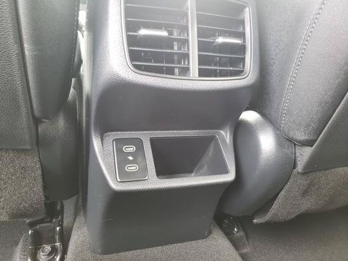 Used 2024 Kia Seltos S AWD/4WD image 16