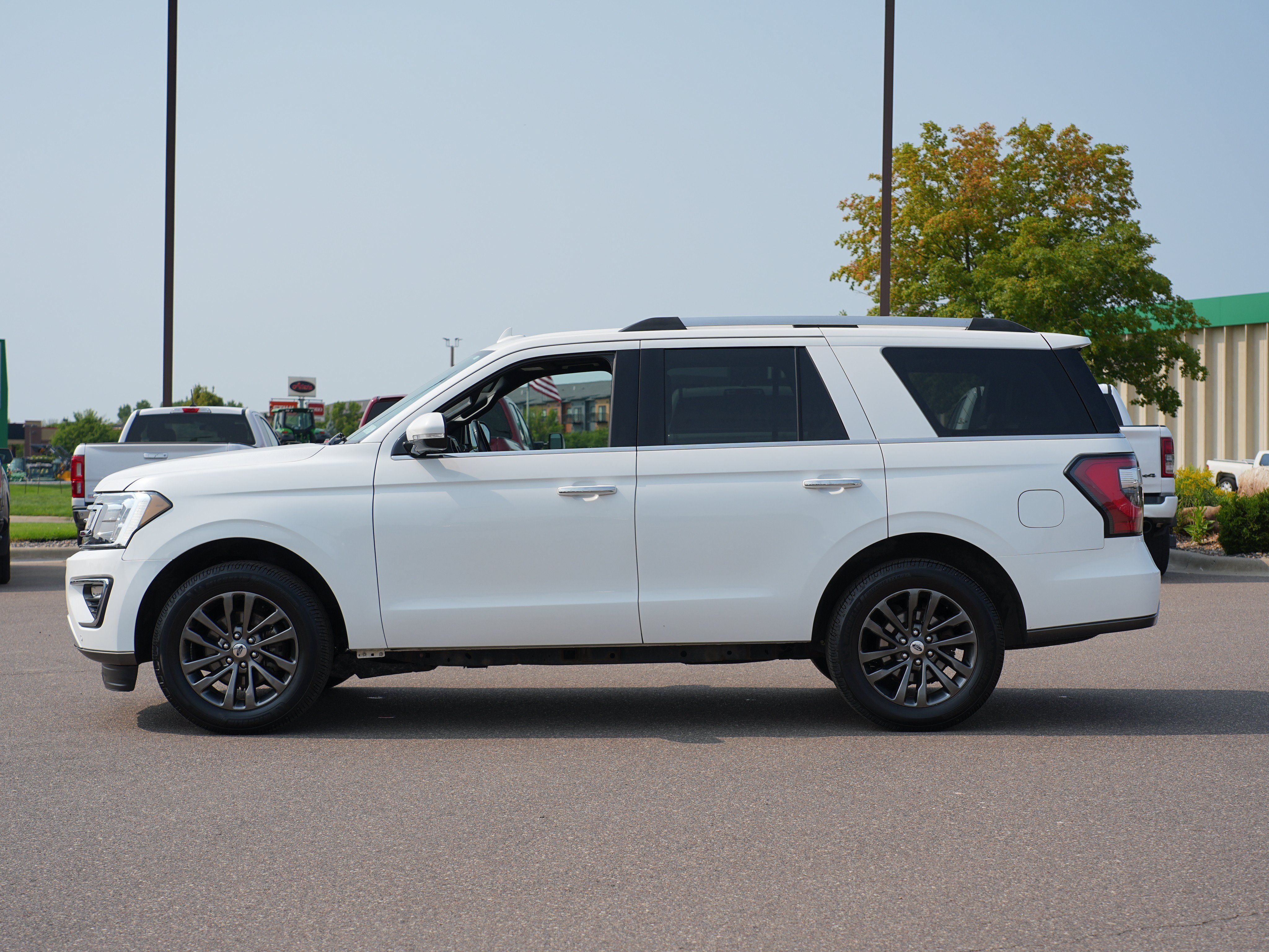 Used 2020 Ford Expedition Limited AWD/4WD image 6