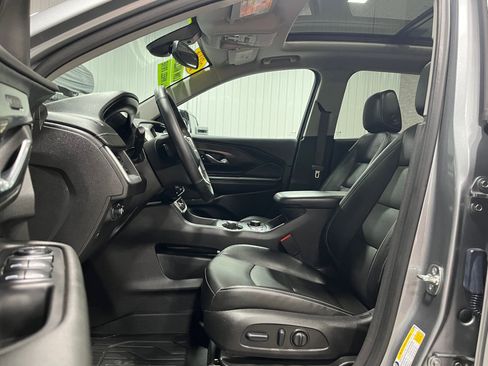Certified 2024 GMC Terrain SLT w/ Infotainment Package II image 13