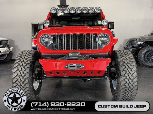 Used 2025 Jeep Wrangler Unlimited Rubicon AWD/4WD image 3