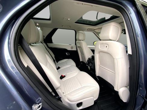 Used 2025 Land Rover Discovery S AWD/4WD image 18