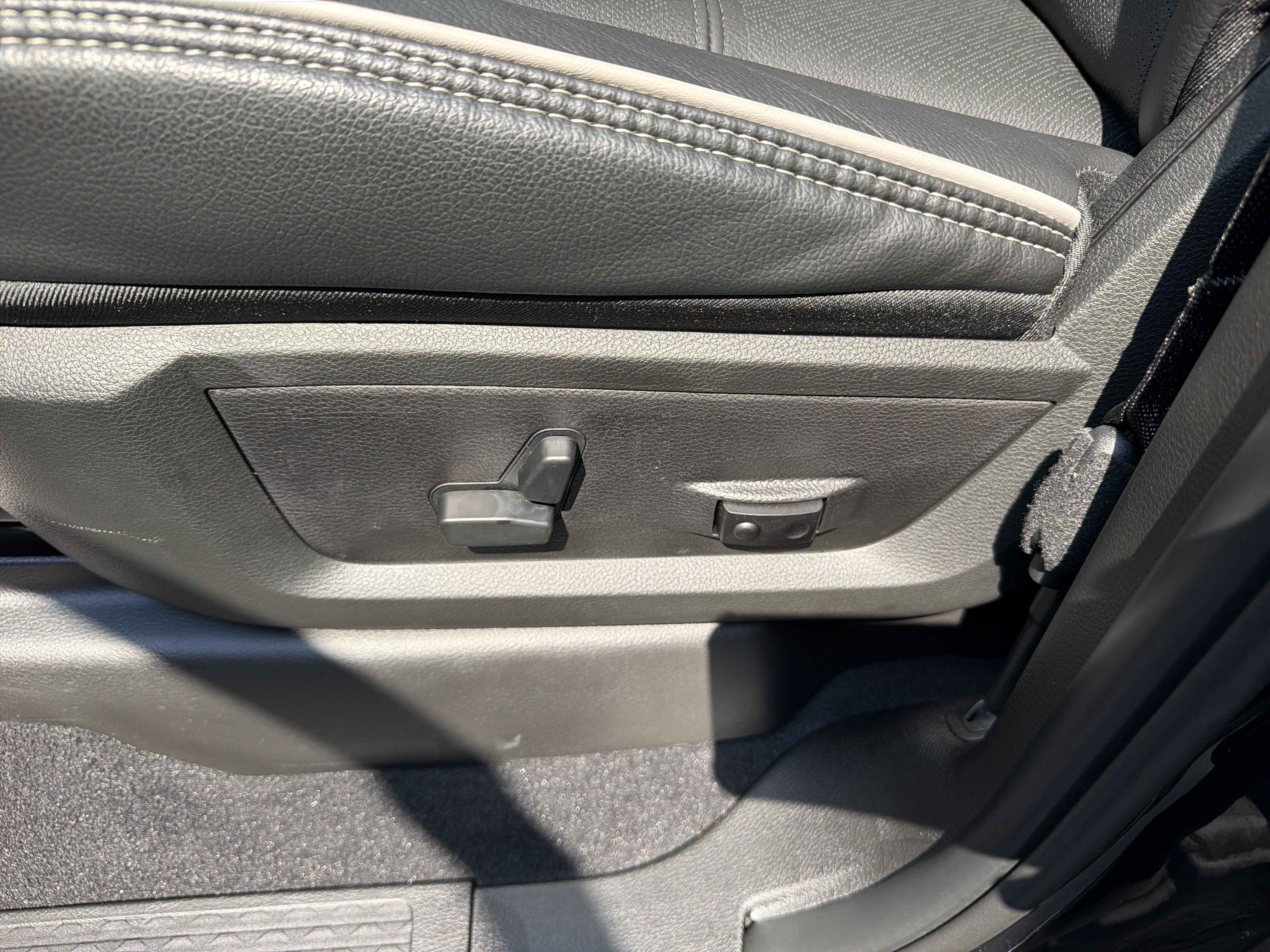 New 2027 RAM 2500 Laramie AWD/4WD image 17