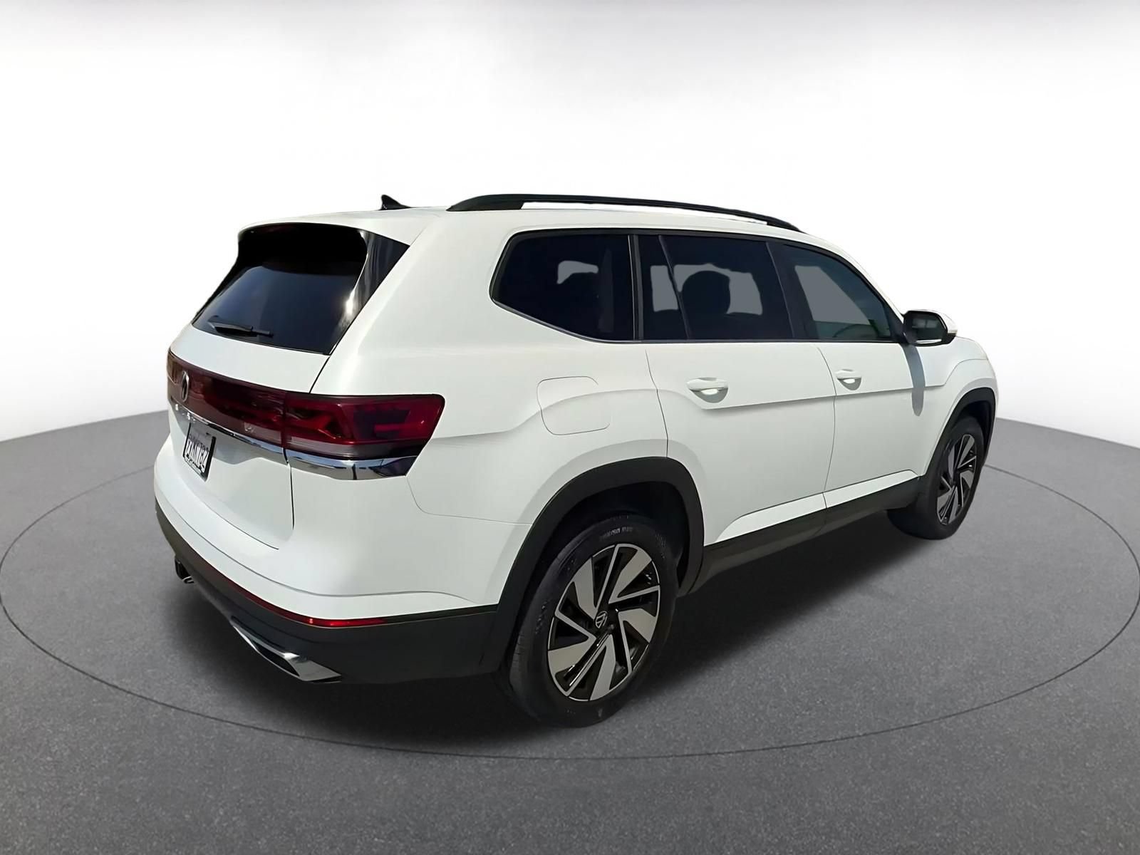 Used 2026 Volkswagen Atlas SE FWD image 14