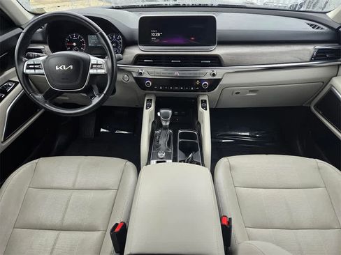 Used 2022 Kia Telluride EX w/ EX Premium Package image 9