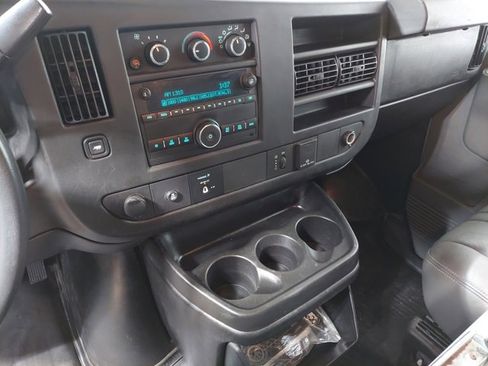 Used 2016 GMC Savana 3500 image 22