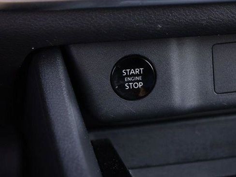 Used 2025 Nissan Rogue SV image 15