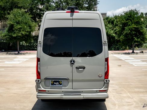 Used 2025 Mercedes-Benz Sprinter 3500 image 13