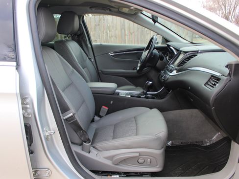 Used 2018 Chevrolet Impala LT image 37