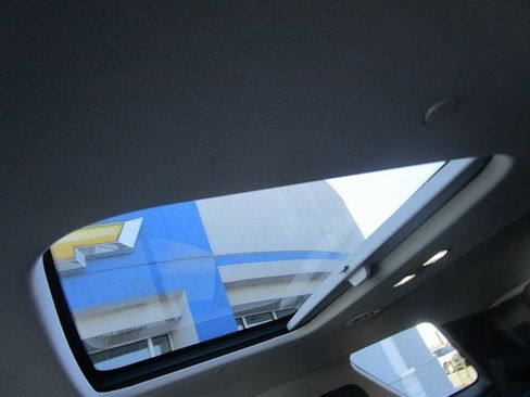 Used 2019 Chevrolet Traverse LT w/ LT Premium Package image 23