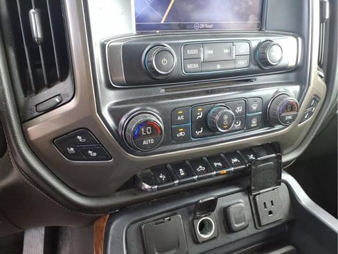 Used 2017 Chevrolet Silverado 1500 High Country AWD/4WD image 23