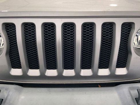 Used 2020 Jeep Wrangler Sport image 27