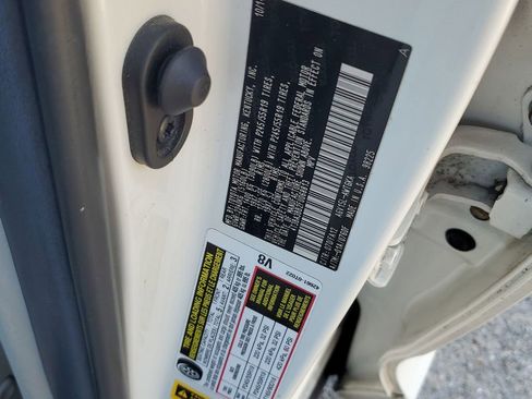 Used 2015 Toyota Venza LE image 43