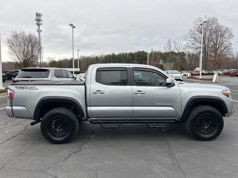 Used 2022 Toyota Tacoma TRD Off-Road w/ Technology Package image 4