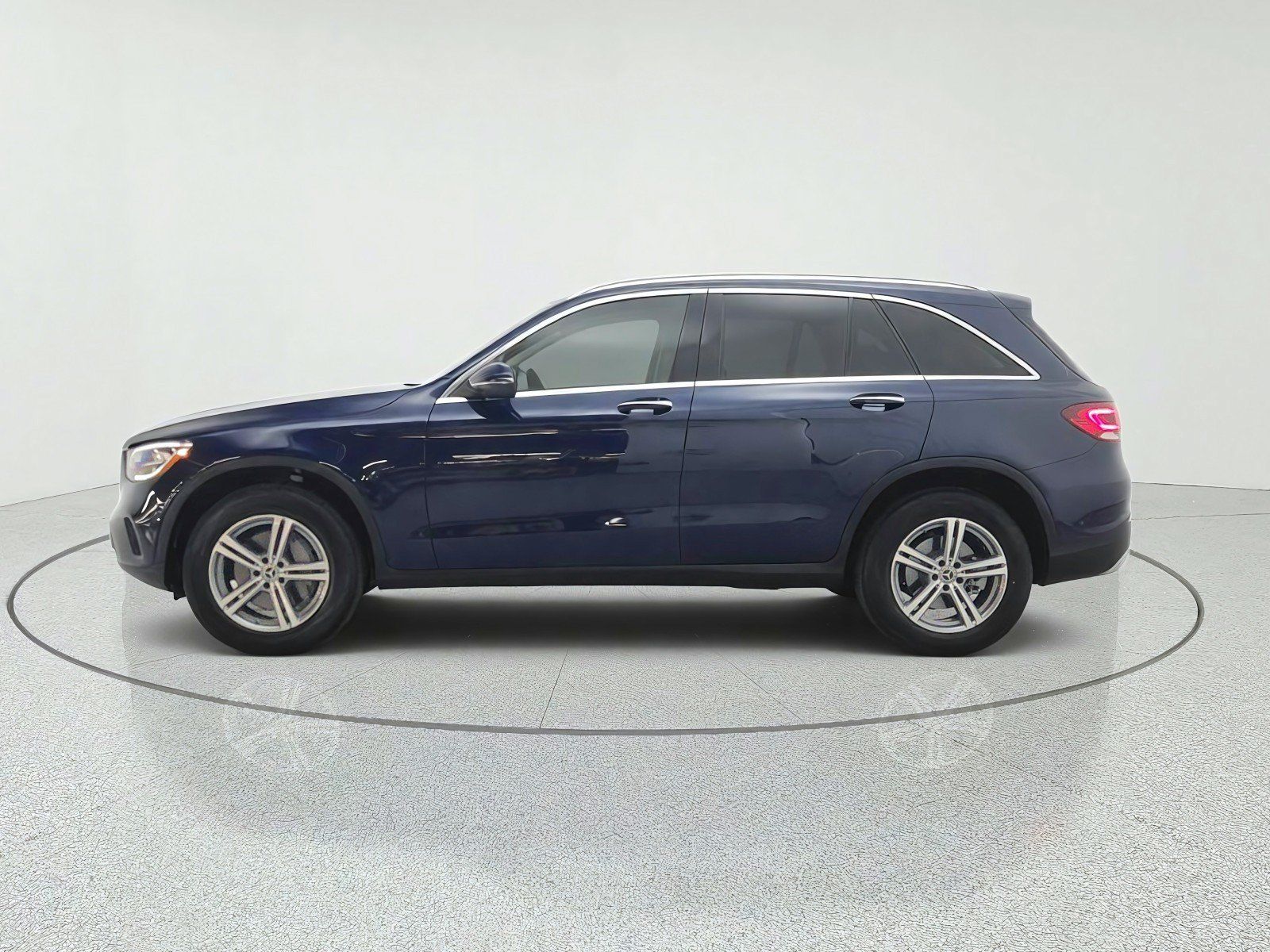 Certified 2022 Mercedes-Benz GLC 300 4MATIC w/ Premium Package Lite image 8