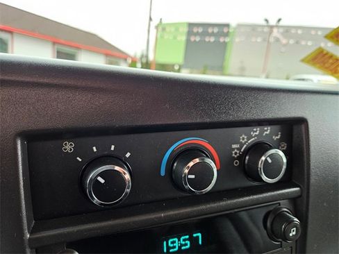 Used 2011 GMC Savana 3500 LS image 15