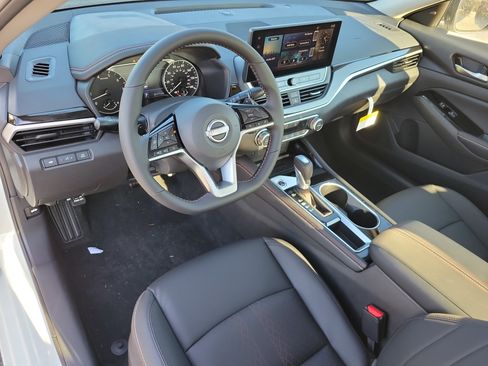 New 2025 Nissan Altima 2.5 SR w/ SR Premium Package image 11