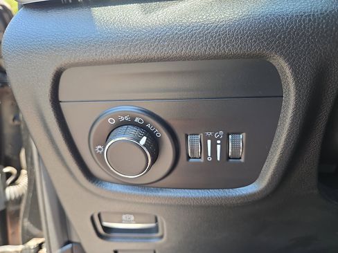 Used 2022 Jeep Grand Cherokee L Laredo AWD/4WD image 31