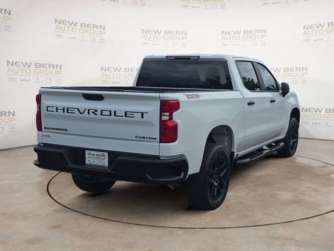 Used 2024 Chevrolet Silverado 1500 Custom Trail Boss w/ Turbomax Blackout Package AWD/4WD image 5