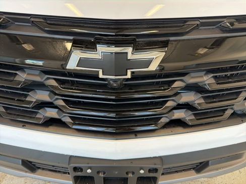 New 2026 Chevrolet Equinox LT image 9