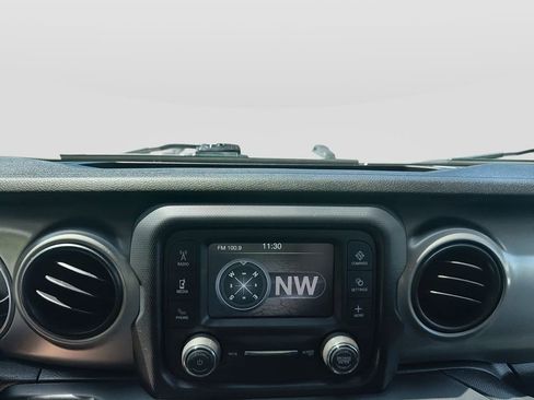 Used 2018 Jeep Wrangler Unlimited Sport AWD/4WD image 25