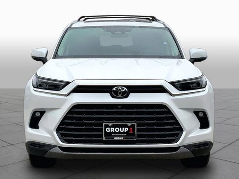 Used 2026 Toyota Grand Highlander Limited image 4