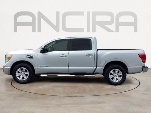 Used 2017 Nissan Titan SV RWD image 11