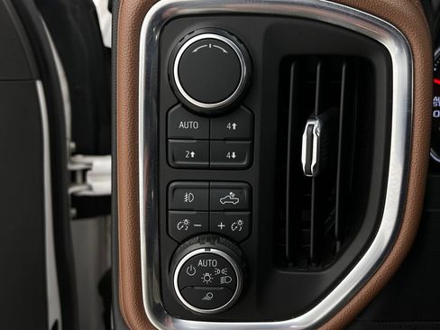 Used 2019 Chevrolet Silverado 1500 High Country w/ Z71 Off-Road Package image 24