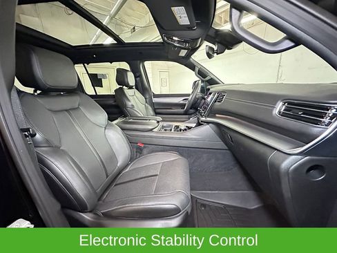 Certified 2024 Jeep Wagoneer Series II w/ Convenience Group I image 8