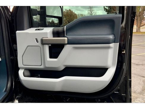 Used 2022 Ford F350 Limited image 26