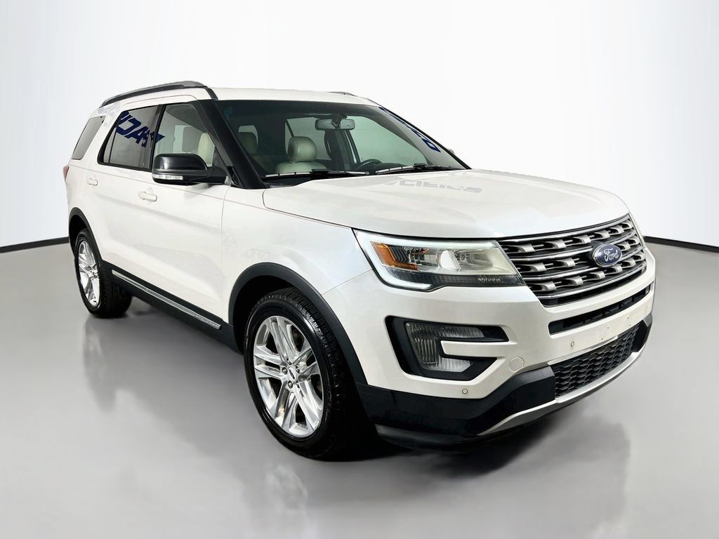 Certified 2017 Ford Explorer XLT w/ Equipment Group 202A AWD/4WD image 1