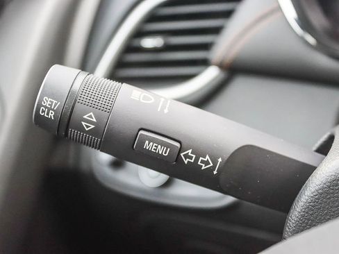 Certified 2022 Chevrolet Trax LT w/ LT Convenience Package image 46