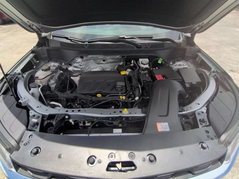 Used 2025 Chevrolet Trax LT w/ LT Convenience Package FWD image 34