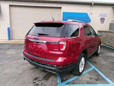 Used 2019 Ford Explorer XLT w/ Equipment Group 202A AWD/4WD image 4